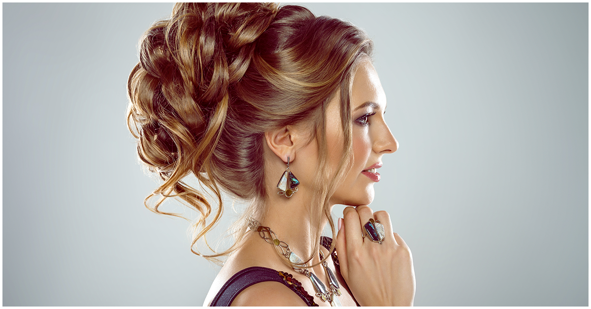 Cómo comprar aretes y collares como una experta